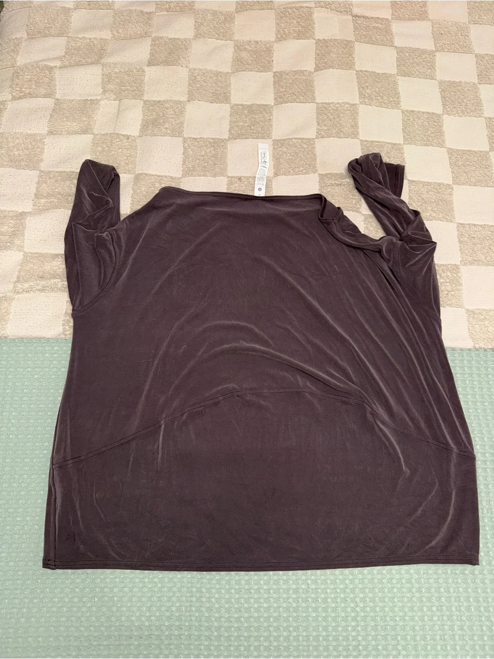 Lululemon‎ Drapey Softstreme Off-The-Shoulder Long-Sleeve Shirt Espresso M